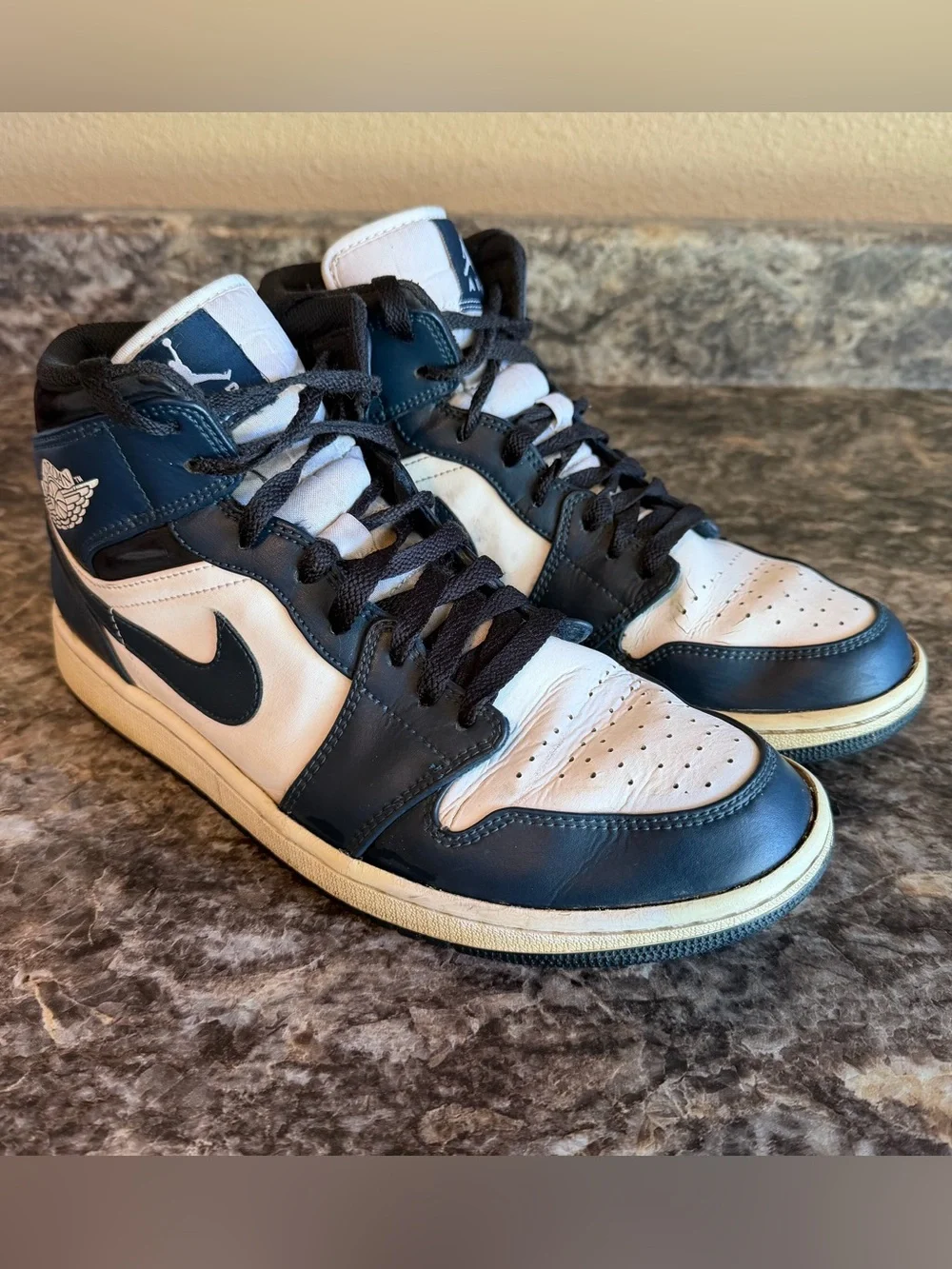 Nike Mens Air Jordan 1 Mid 'Armory Navy' (554724-411), Size: 10